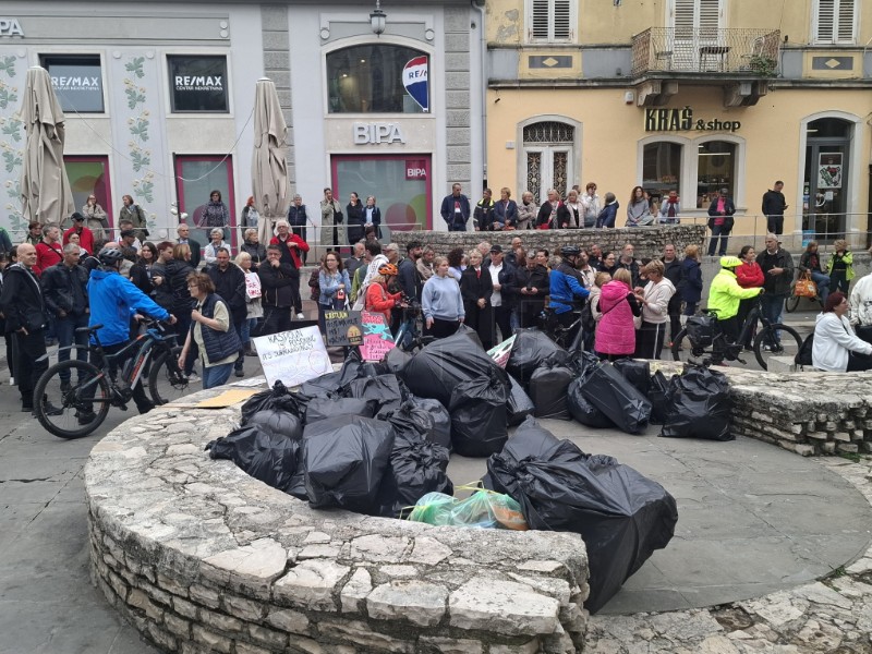 Prosvjed zbog smrada: Trpimo od otvorenja ŽCGO Kaštijun