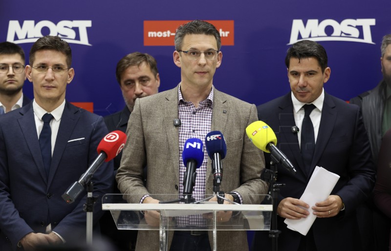 Petrov i Grmoja nakon unutarstranačkih izbora u Mostu