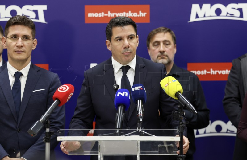 Petrov i Grmoja nakon unutarstranačkih izbora u Mostu