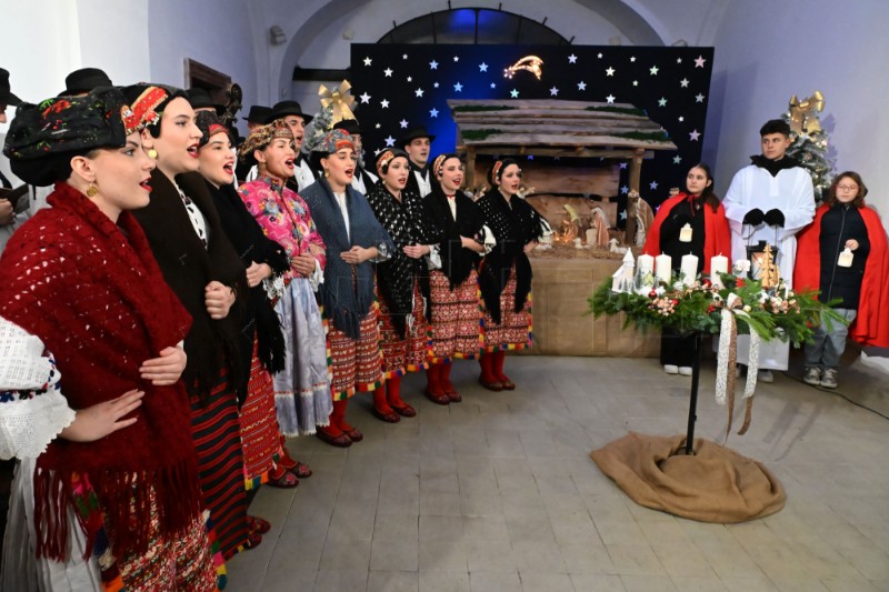 Upaljena prva adventska svijeća u Vukovaru