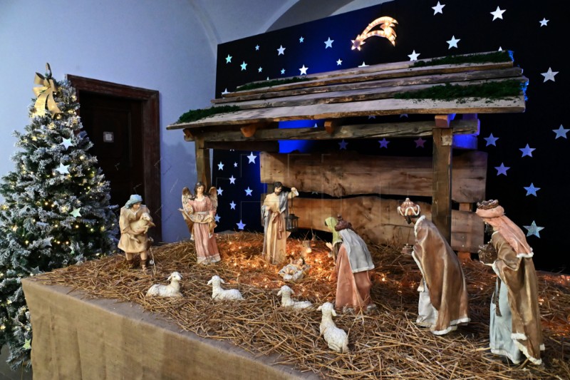 Upaljena prva adventska svijeća u Vukovaru