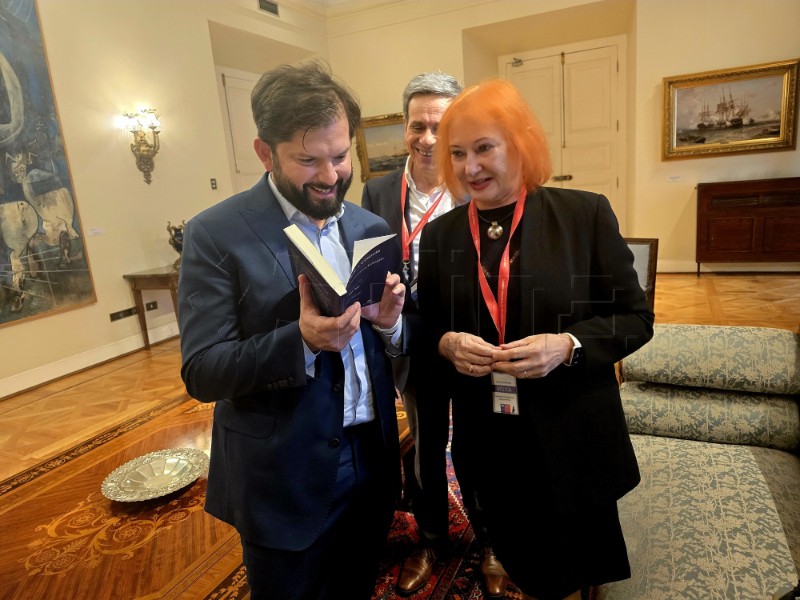 U Santiagu predstavljena antologija poezije "Chile-Croacia 2024" 