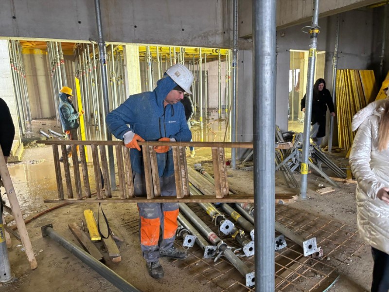 Hrebak obišao gradilište nove zgrade IV. osnovne škole u Bjelovaru
