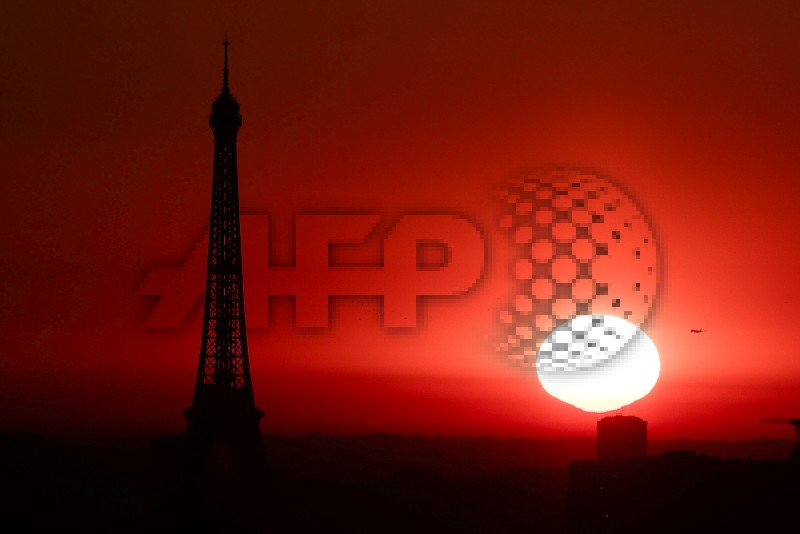 FILES-FRANCE-CLIMATE-ENVIRONMENT-WEATHER