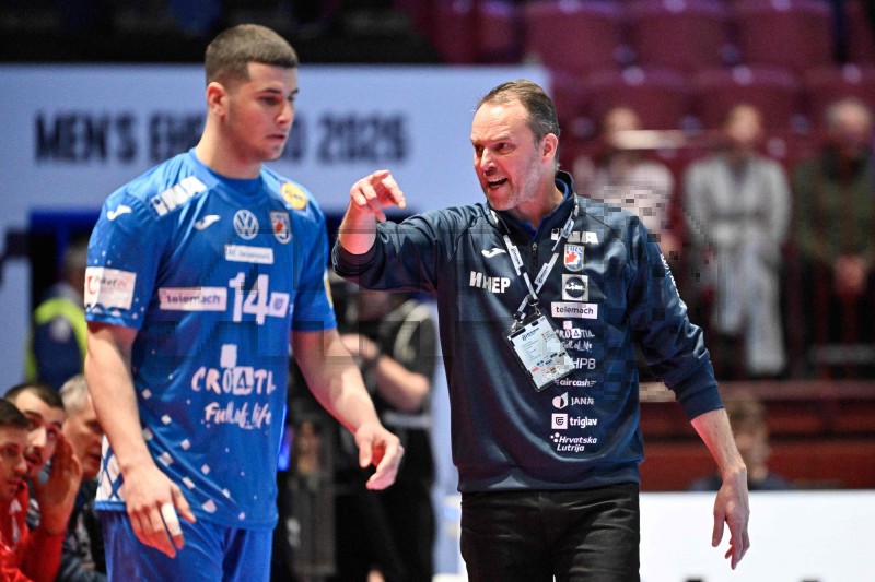 HANDBALL-EURO-MEN-CRO-HUN