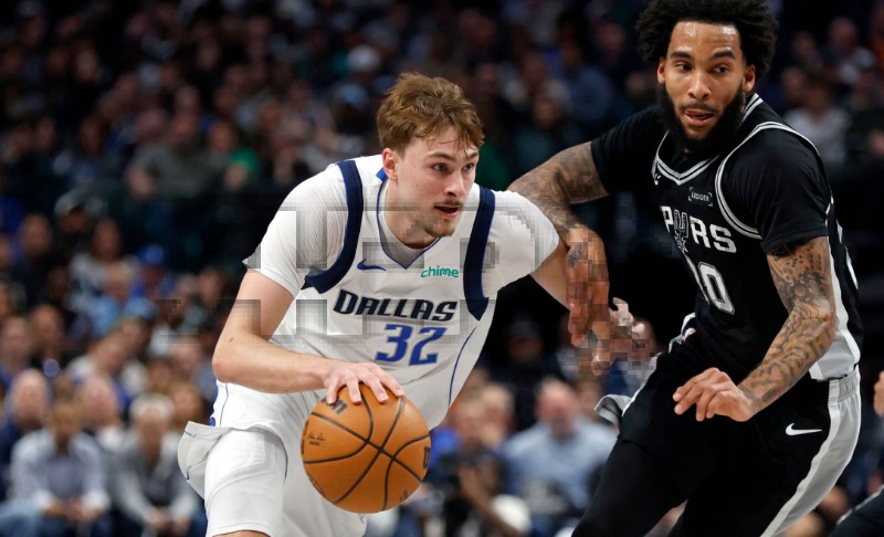 BKN-SPO-SAN-ANTONIO-SPURS-V-DALLAS-MAVERICKS