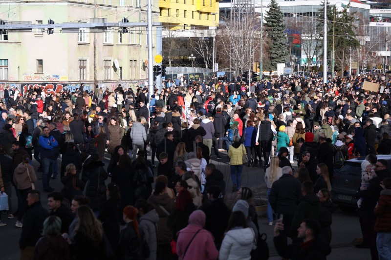Sarajevo: Tisuće na skupu potpore žrtvama teške nesreće, traže odgovornost