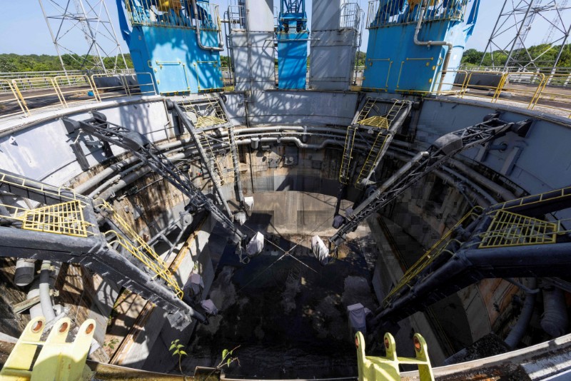 FRANCE-RUSSIA-OVERSEAS-GUIANA-SPACE