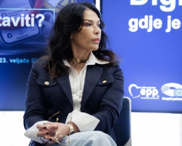 Glavak: Digitalna zrelost: gdje je granica i treba li je postaviti?