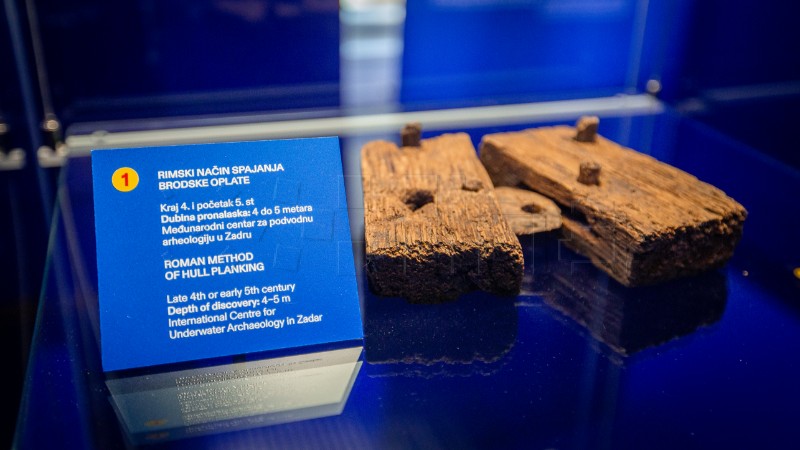 Izložba "Vrhovi dubina" u Arheološkom muzeju 