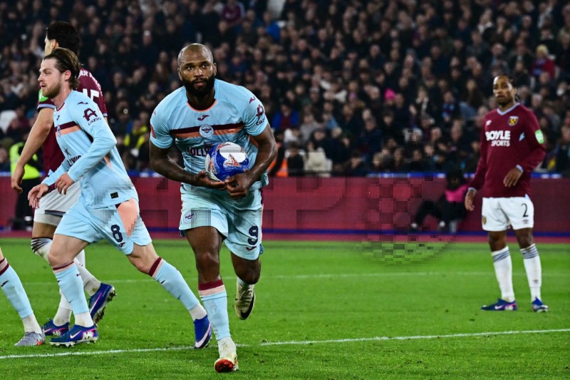 FBL-ENG-FACUP-WEST HAM-BRENTFORD