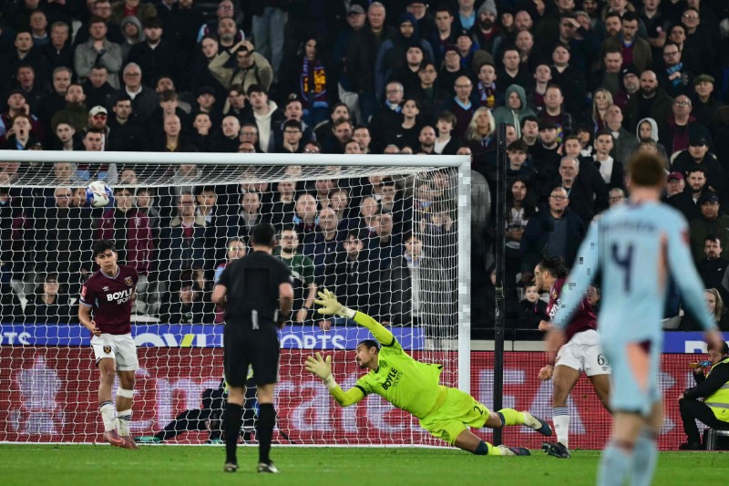 FBL-ENG-FACUP-WEST HAM-BRENTFORD