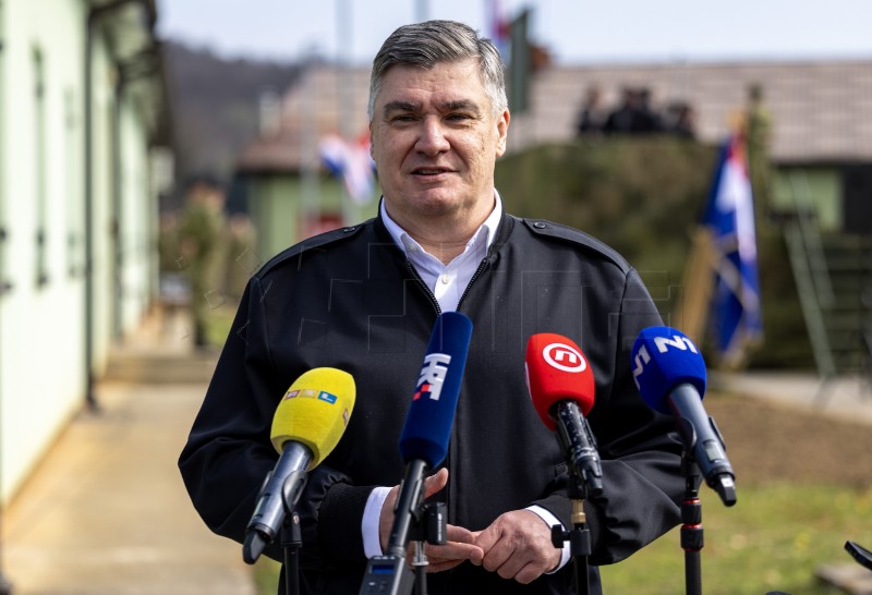 Svečana prisega ročnika na temeljnom vojnom osposobljavanju u Slunju