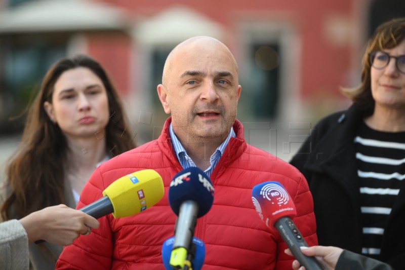 Konferencija za novinare stranke Možemo!