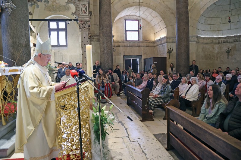Uskrsna misa u katedrali sv. Dujma
