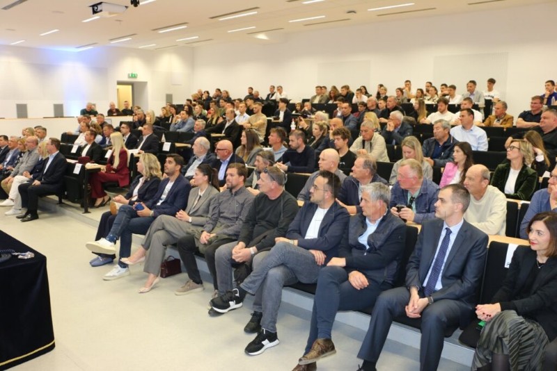 Split: Pomorski fakultet i HUPB potpisali ugovor o stipendiranju studenata