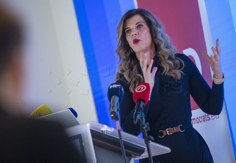 Konferencija za medije europarlamentarke Biljane Borzan o sigurnosti hrane