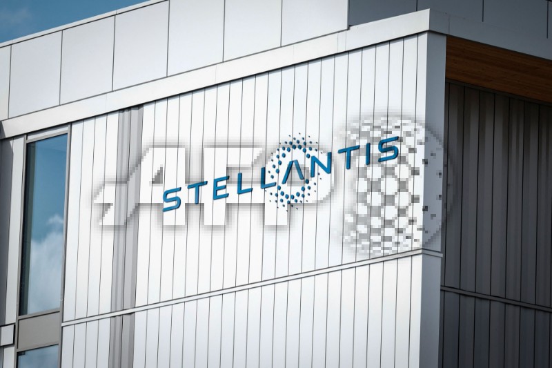 FILES-FRANCE-ECONOMY-INDUSTRY-AUTO-STELLANTIS-SOCIAL