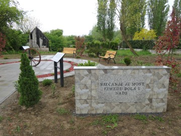 Plenković i Kajtazi položili vijenac u znak sjećanja na Rome, žrtve ustaškog koncentracijskog logora Jasenovac