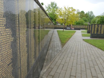 Plenković i Kajtazi položili vijenac u znak sjećanja na Rome, žrtve ustaškog koncentracijskog logora Jasenovac
