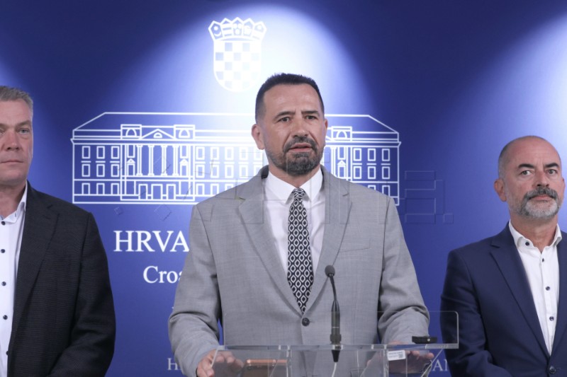 Klub zastupnika DOMiNO i Hrvatski suverenisti održali konferenciju za medije