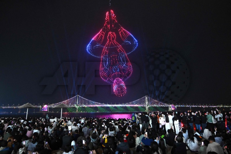 SKOREA-ENTERTAINMENT-FILM-SPIDERMAN-DRONE