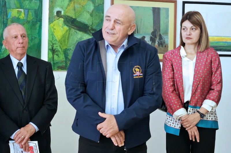 Đakovo: Otvorena izložba Branitelji i umjetnici domovini