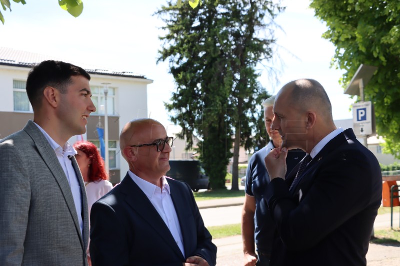 Anušić uz Trnku i Bušića