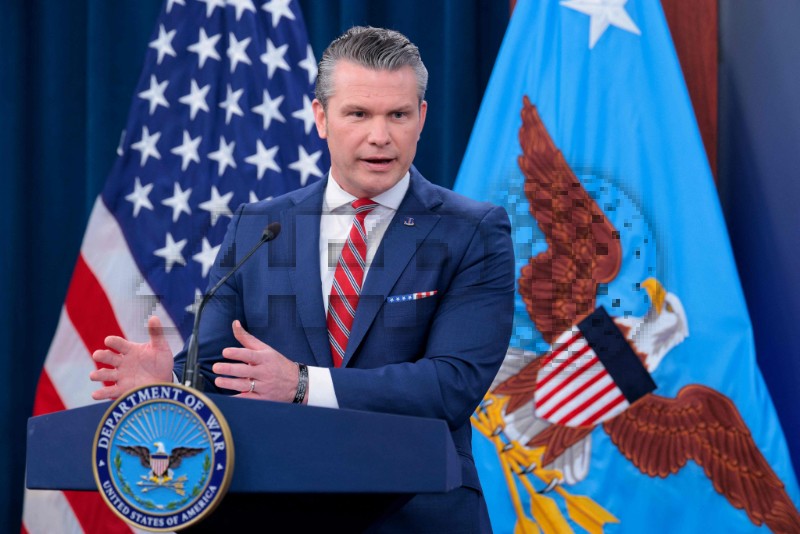 US-DEFENSE-SECRETARY-HEGSETH-AND-JOINT-CHIEFS-CHAIRMAN-CAINE-BRI