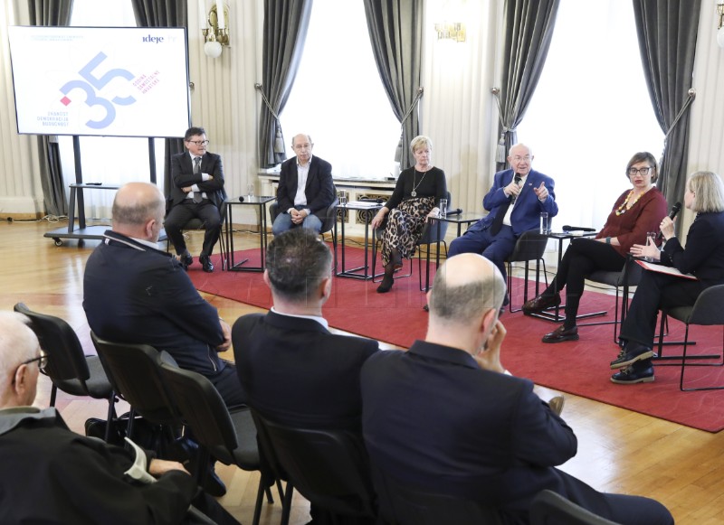 Konferencija "35 godina samostalne Hrvatske: znanost, demokracija i budućnost"