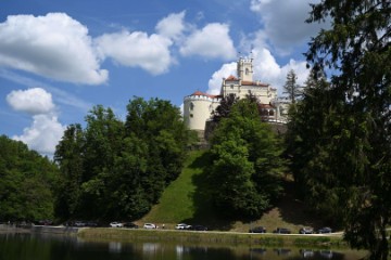 Ronici iz cijele Hrvatske čistili Trakošćansko jezero, stižu i lađari 