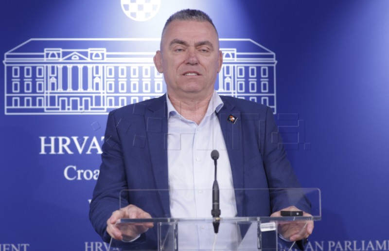  Klub zastupnika Domovinskog pokreta održao konferenciju za medije 