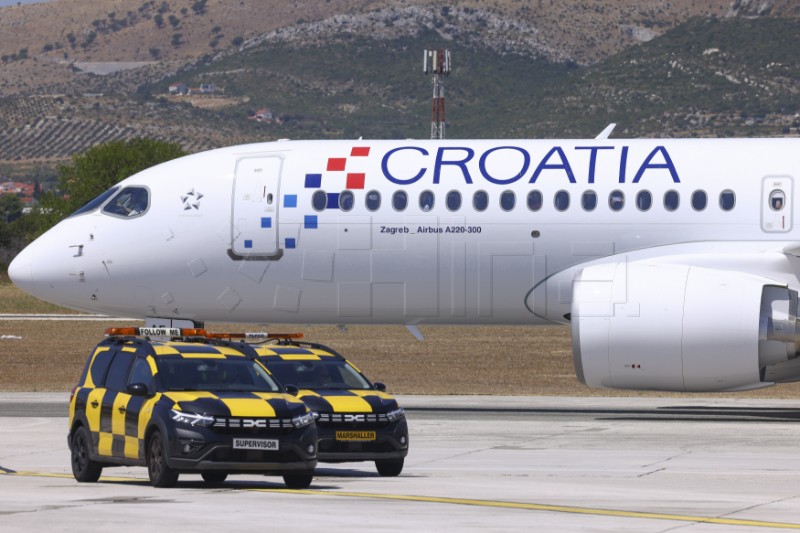 Počela istraga o skretanju zrakoplova Croatia Airlinesa s piste u Zračnoj luci Split