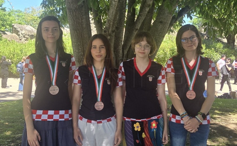 Hrvatske učenice osvojile tri bronce na europskoj informatičkoj olimpijadi
