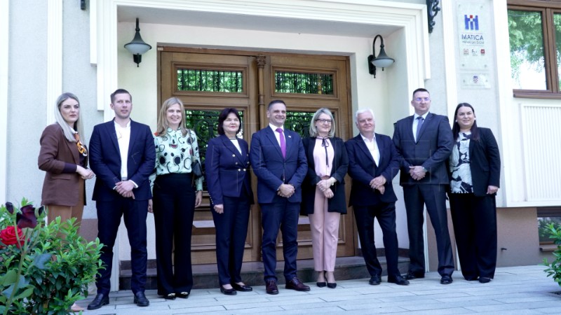 Ravnatelj Hrvatske matice iseljenika najavio veću potporu Hrvatima u Srbiji
