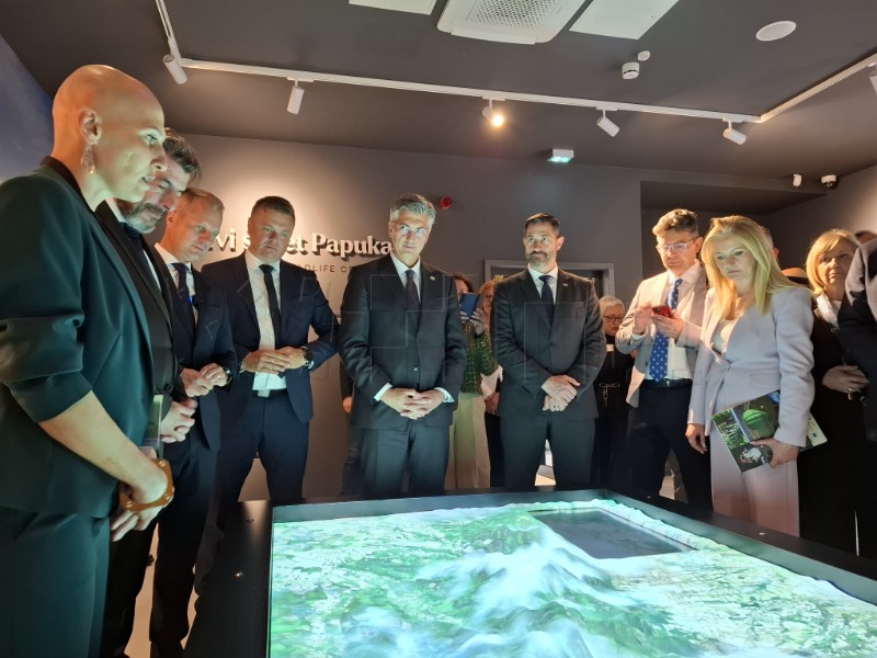 Plenković na otvorenju Centra za posjetitelje „Vrata Papuka“