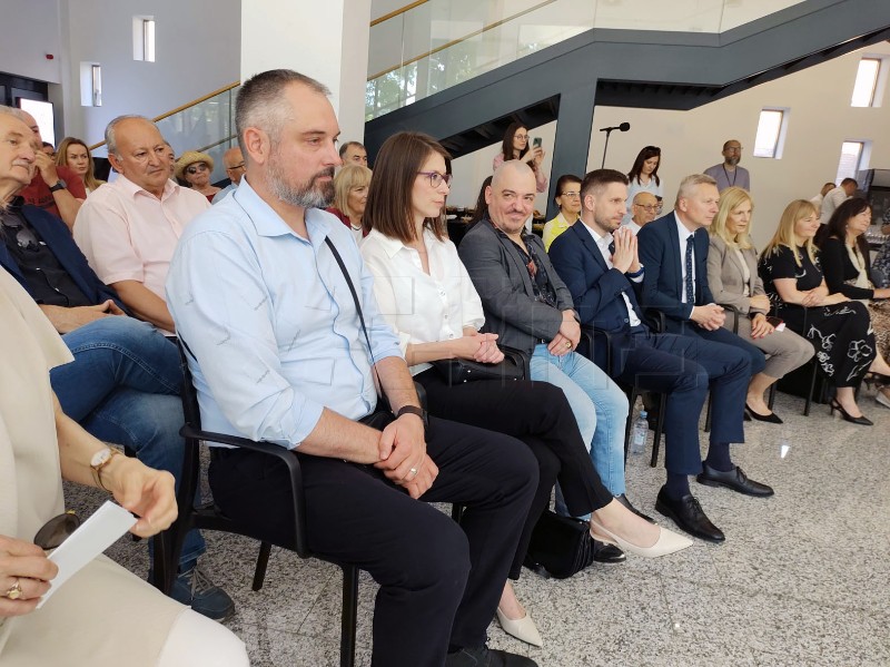 Predstavljena knjiga "Krunoslav Kićo Slabinac - Kad umjetnost dodirne dušu"
