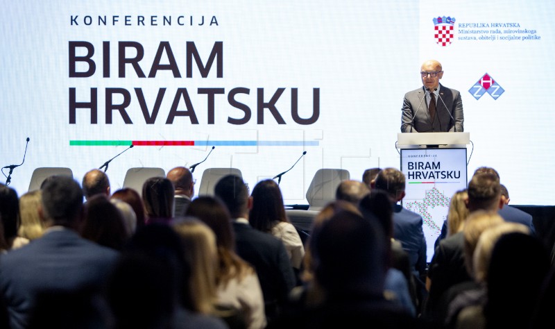 Ministar Ružić na konferenciji "Biram Hrvatsku"