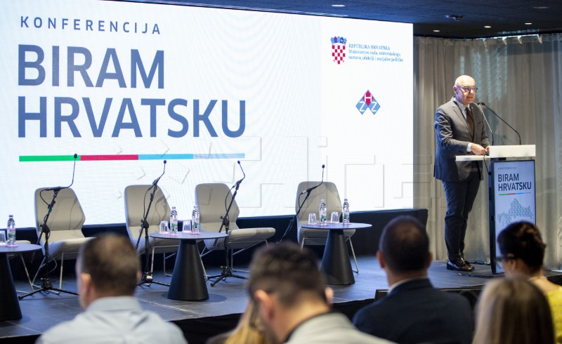 Ministar Ružić na konferenciji "Biram Hrvatsku"