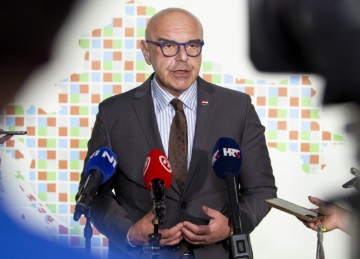 Ministar Ružić na konferenciji "Biram Hrvatsku"