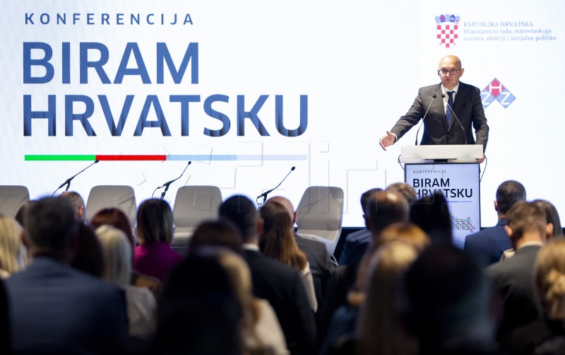 Ministar Ružić na konferenciji "Biram Hrvatsku"