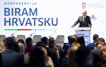 Ministar Ružić na konferenciji "Biram Hrvatsku"