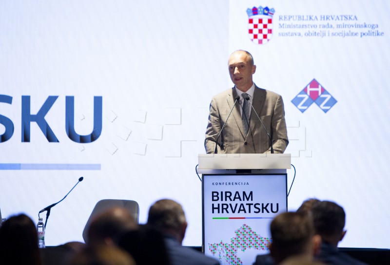 Ministar Ružić na konferenciji "Biram Hrvatsku"