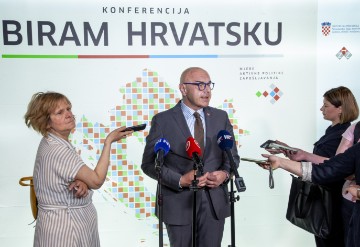 Ministar Ružić na konferenciji "Biram Hrvatsku"
