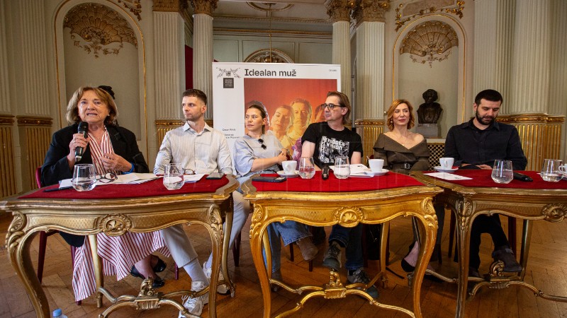 Kazališni doručak uoči premijere predstave "Idealan muž"