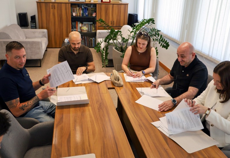 Bjelovar: Potpisano 10 novih ugovora za potpore zdravstvenim djelatnicima
