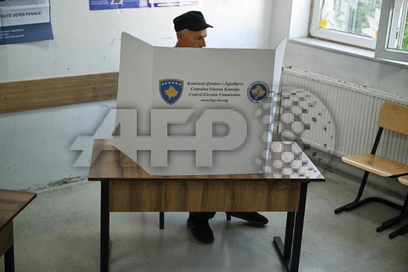 KOSOVO-ELECTION-VOTE