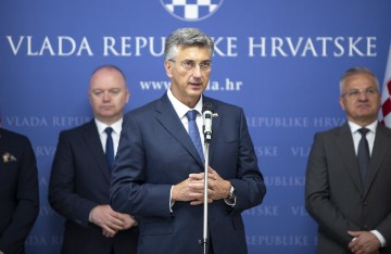 Predsjednik Vlade Andrej Plenković primio polaznike "Ljetne škole Domovina" 