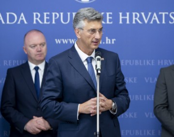 Predsjednik Vlade Andrej Plenković primio polaznike "Ljetne škole Domovina" 