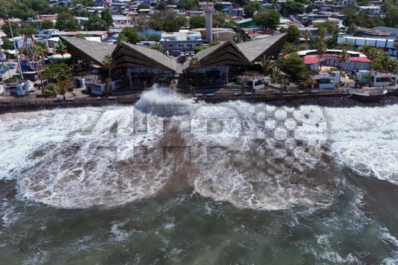 EL SALVADOR-WEATHER-CLIMATE-STORM-CRISTINA